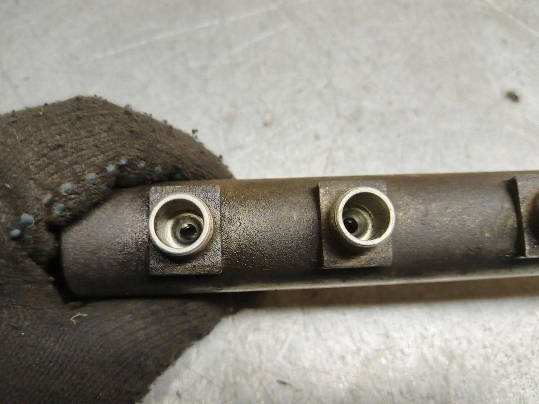 Топливная рампа XXEU3Y Alfa Romeo 147 купить на авторазборке