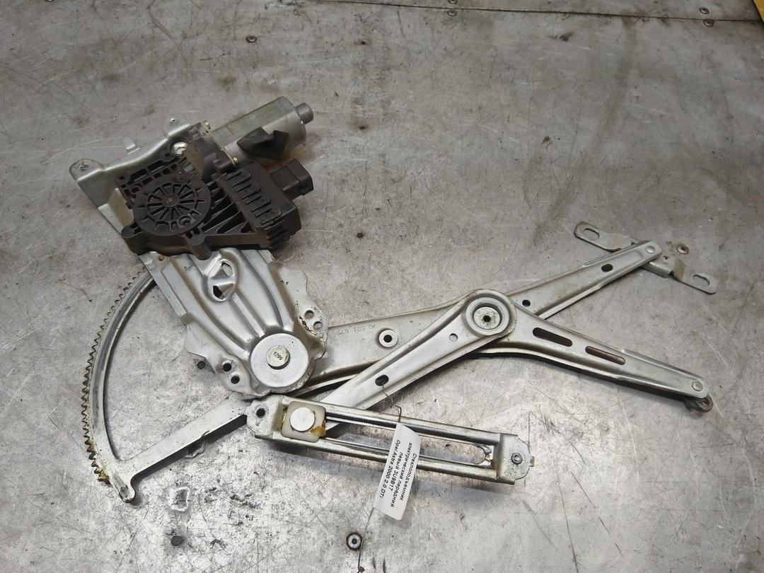 Стеклоподъемник электрический передний левый C1RT0T Opel Astra