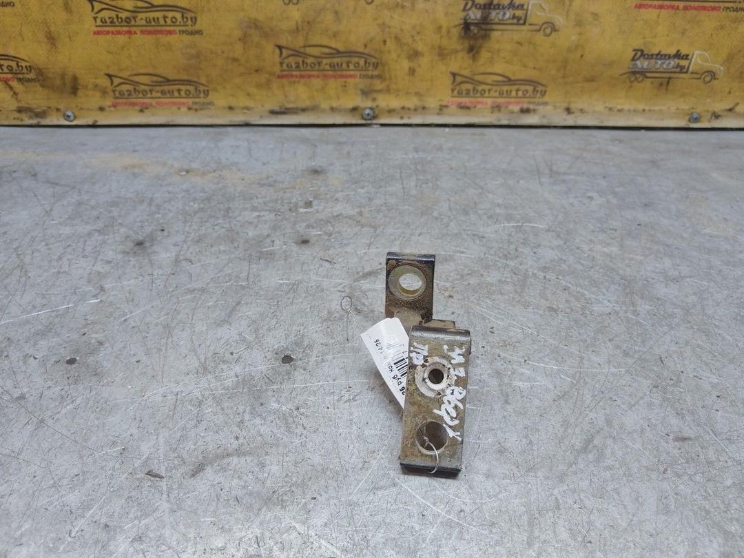 Петля двери задней правой 1XTYG4 Seat Toledo купить в магазине запчастей бу