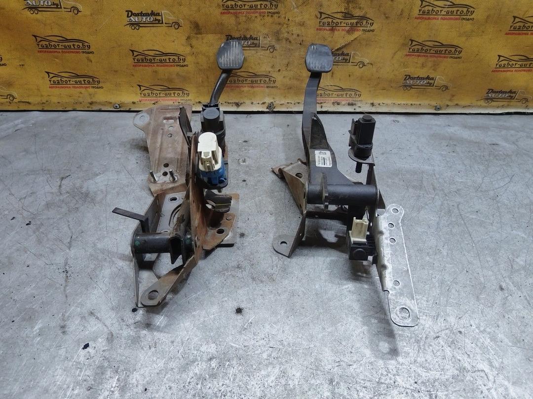 Узел педальный (блок педалей) VINU55 Ford C-Max купить в магазине запчастей бу