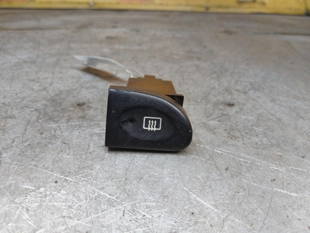 Кнопка подогрева заднего стекла 5D7OOB Hyundai Lantra - Фото 1