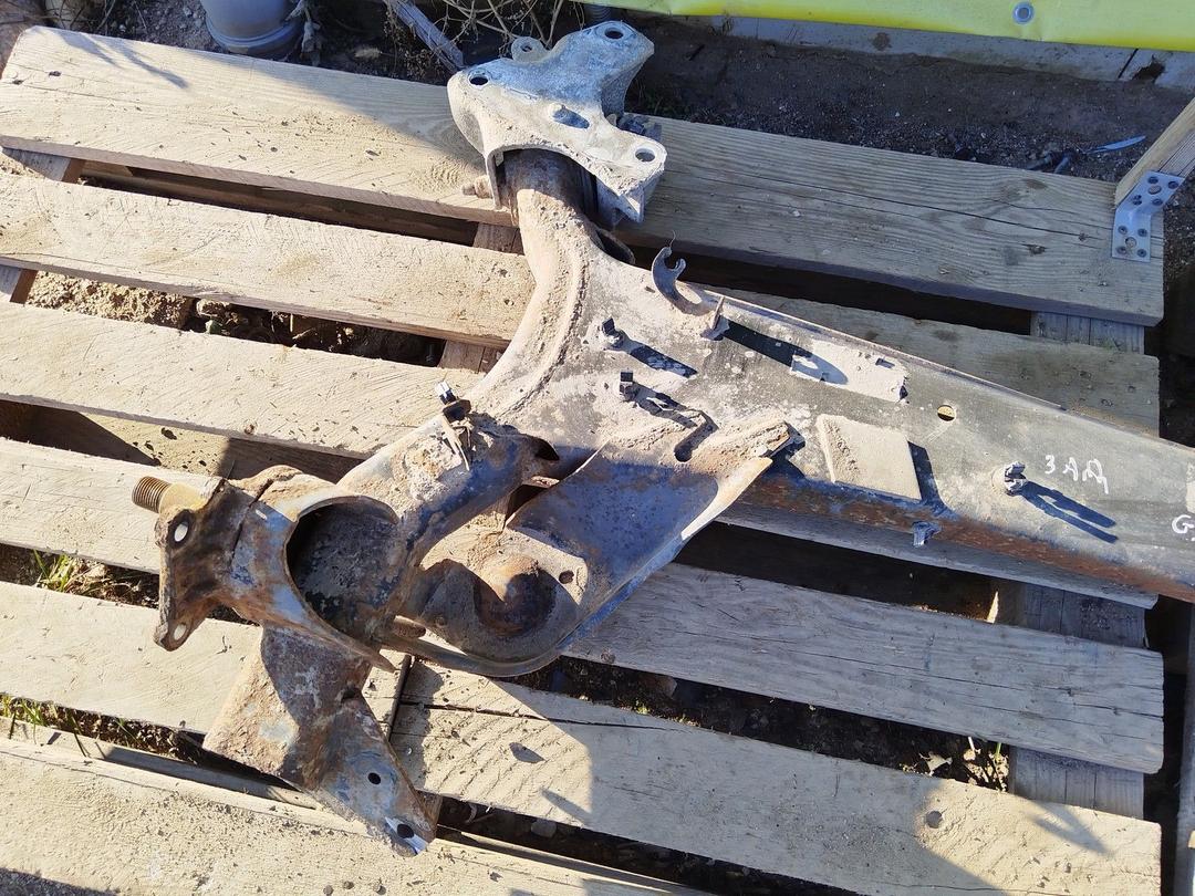 Балка подвески задняя M6Q3XW Renault Grand Scenic undefined