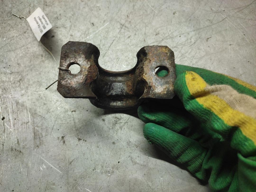 Крепление втулки стабилизатора 738G5M Hyundai Getz - Фото 2