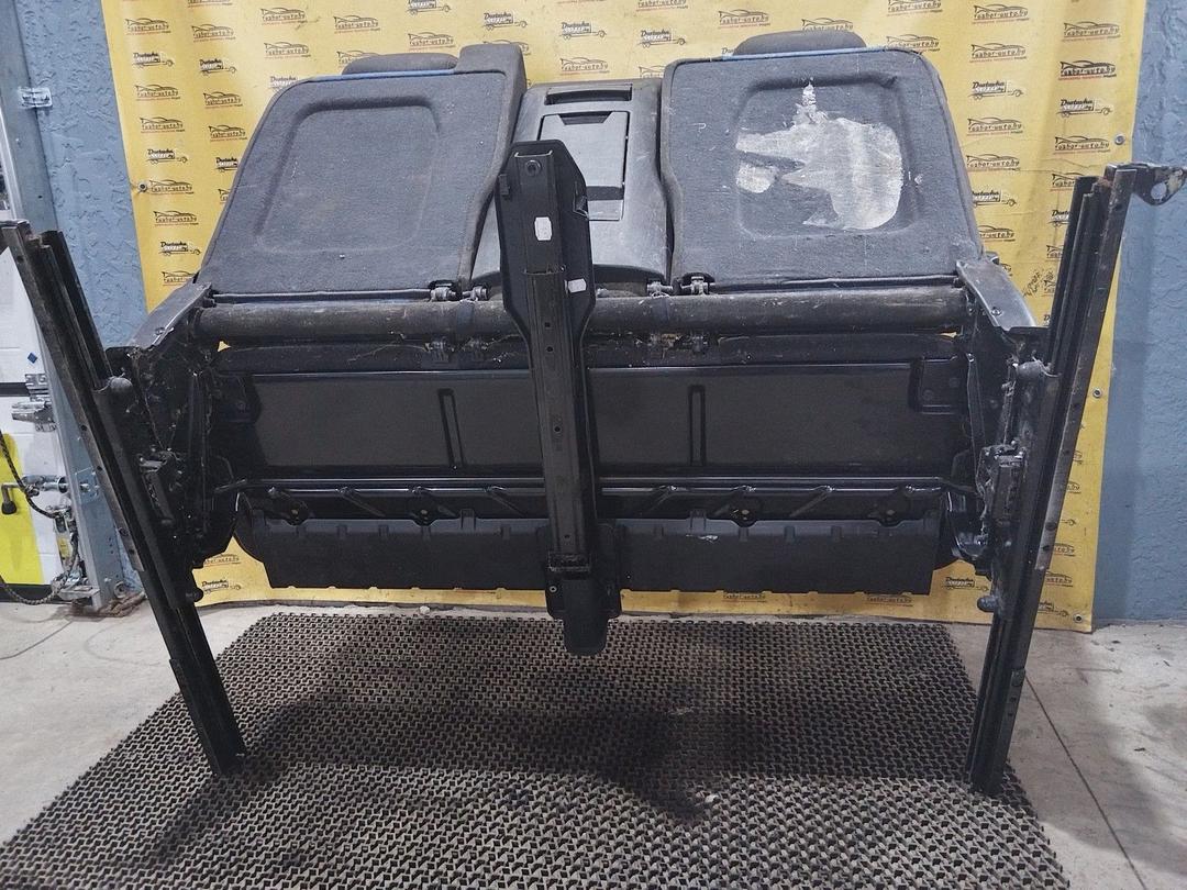 Сиденье заднее RGN0QS Opel Zafira undefined