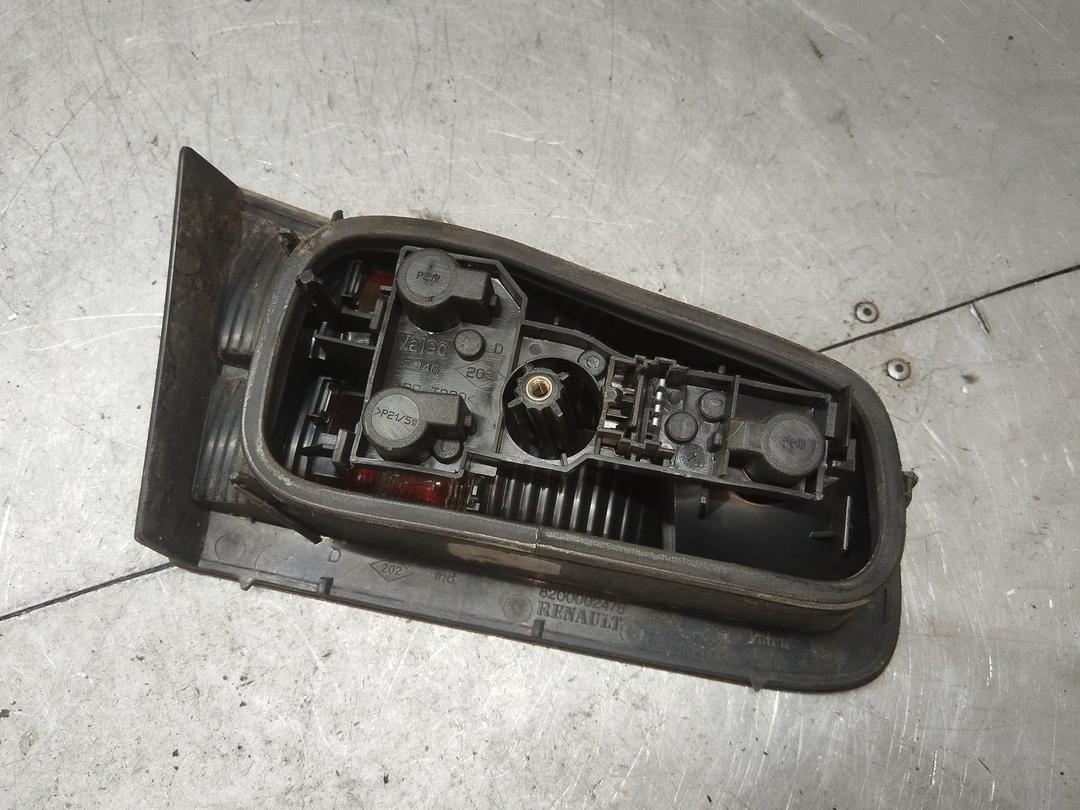 Фонарь крышки багажника правый Y5759S Renault Laguna купить
