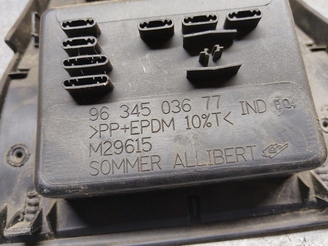 Пластик салона 4R3MMO Peugeot 307 - Фото 3