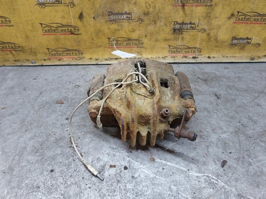 Суппорт передний правый LV27TH Peugeot 406