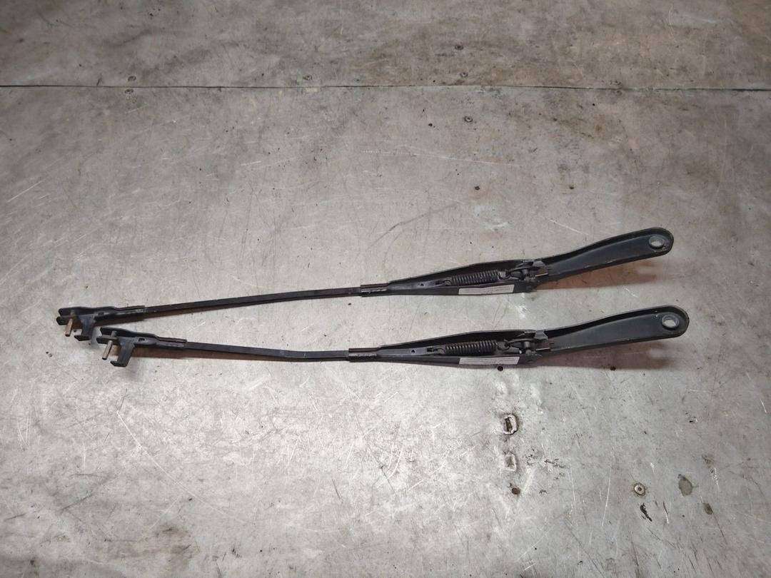 Щеткодержатель (поводок стеклоочистителя, дворник) 0089X8 Opel Astra купить с доставкой