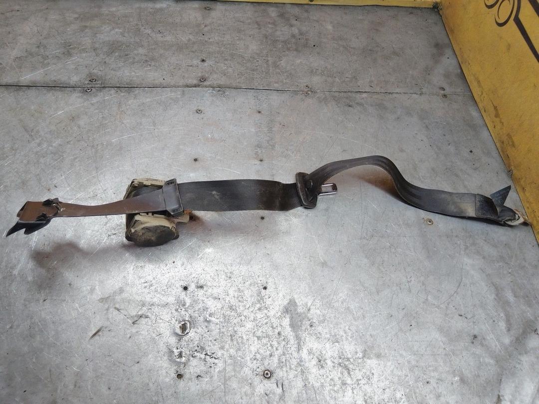 Ремень безопасности задний левый 66AV2B Audi 80 купить