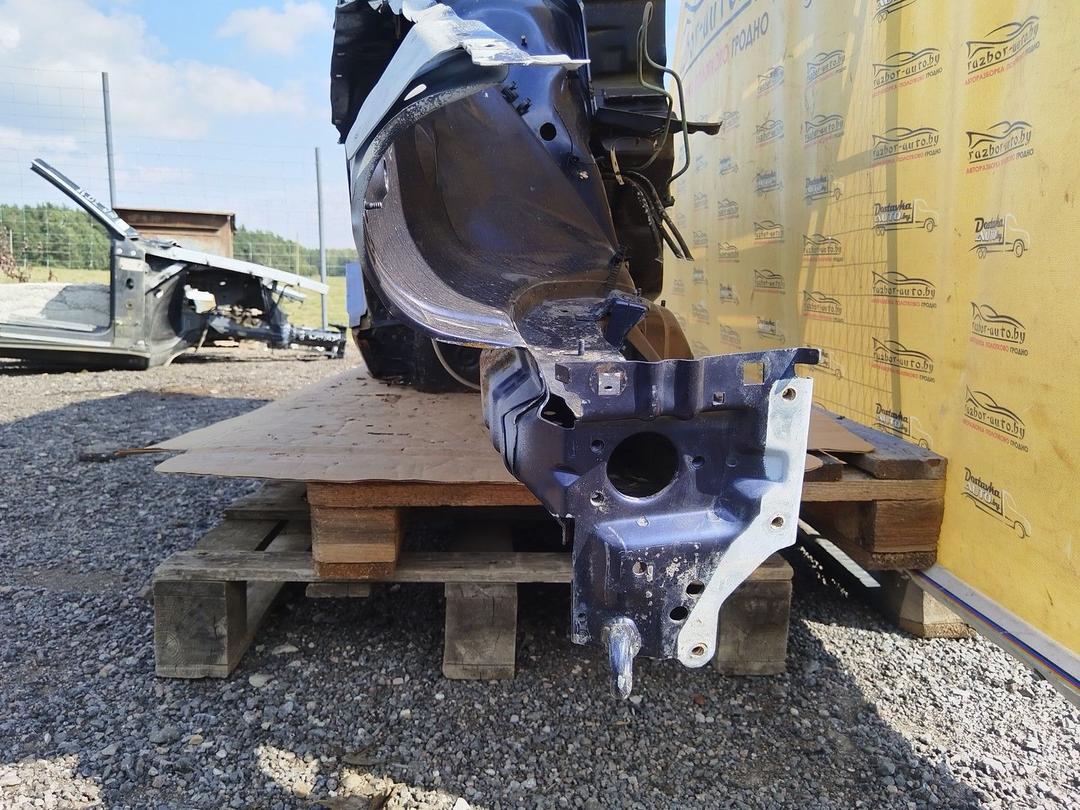 Лонжерон правый 5L00YZ Audi 80 купить на авторазборке