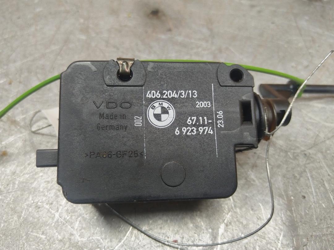 Активатор замка крышки топливного бака 1T6NFX BMW X5 E53 - Фото 3