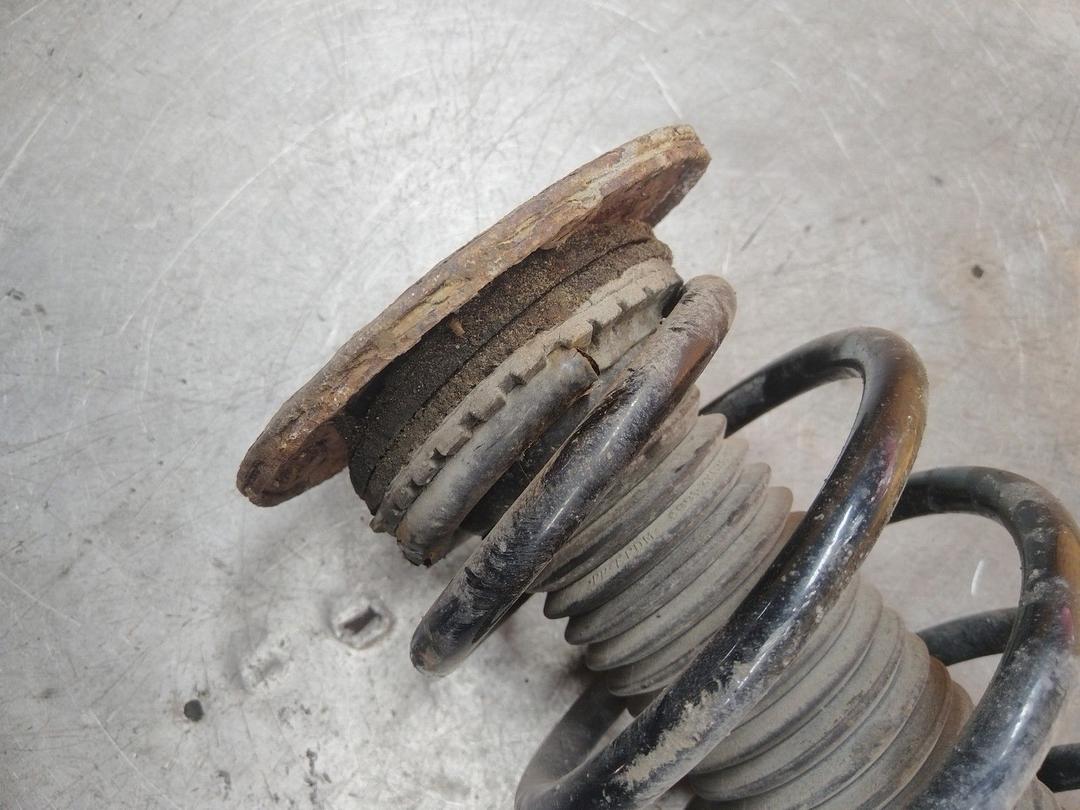 Амортизатор передний правый 93UOUB Volvo XC70 купить с доставкой