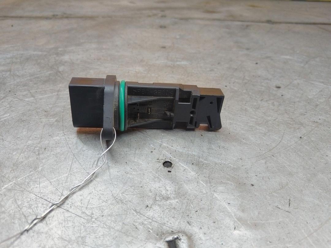 Расходомер воздуха 26UFX6 Volkswagen Caddy - Фото 1