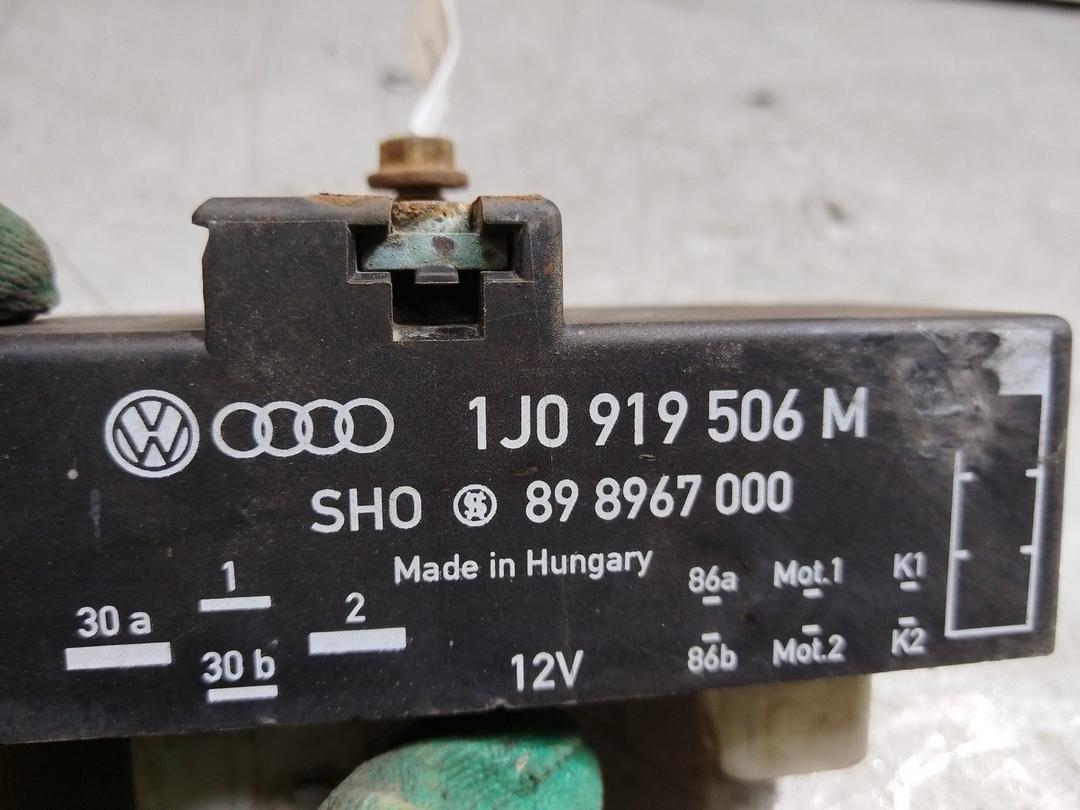 Блок управления вентилятором радиатора TZWFVP Skoda Fabia купить