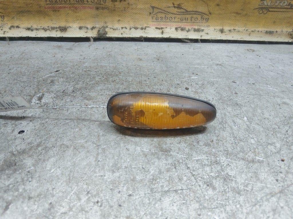 Повторитель передний правый H8I16V Mazda Xedos 6 - Фото 1