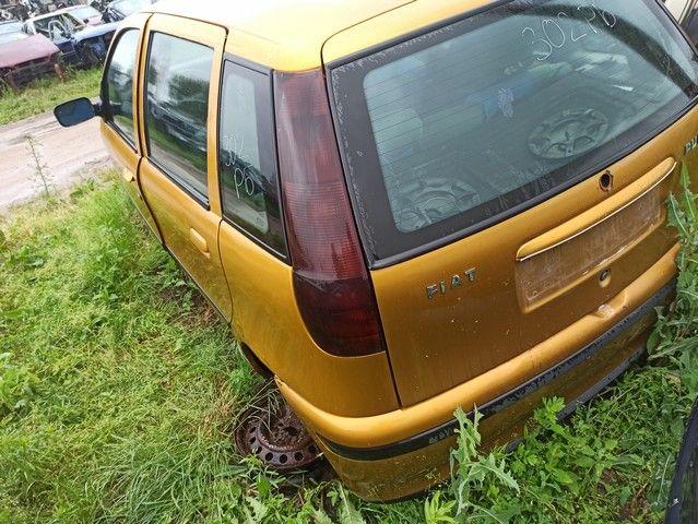 Стекло кузовное боковое правое 6WCM4Y Fiat Punto