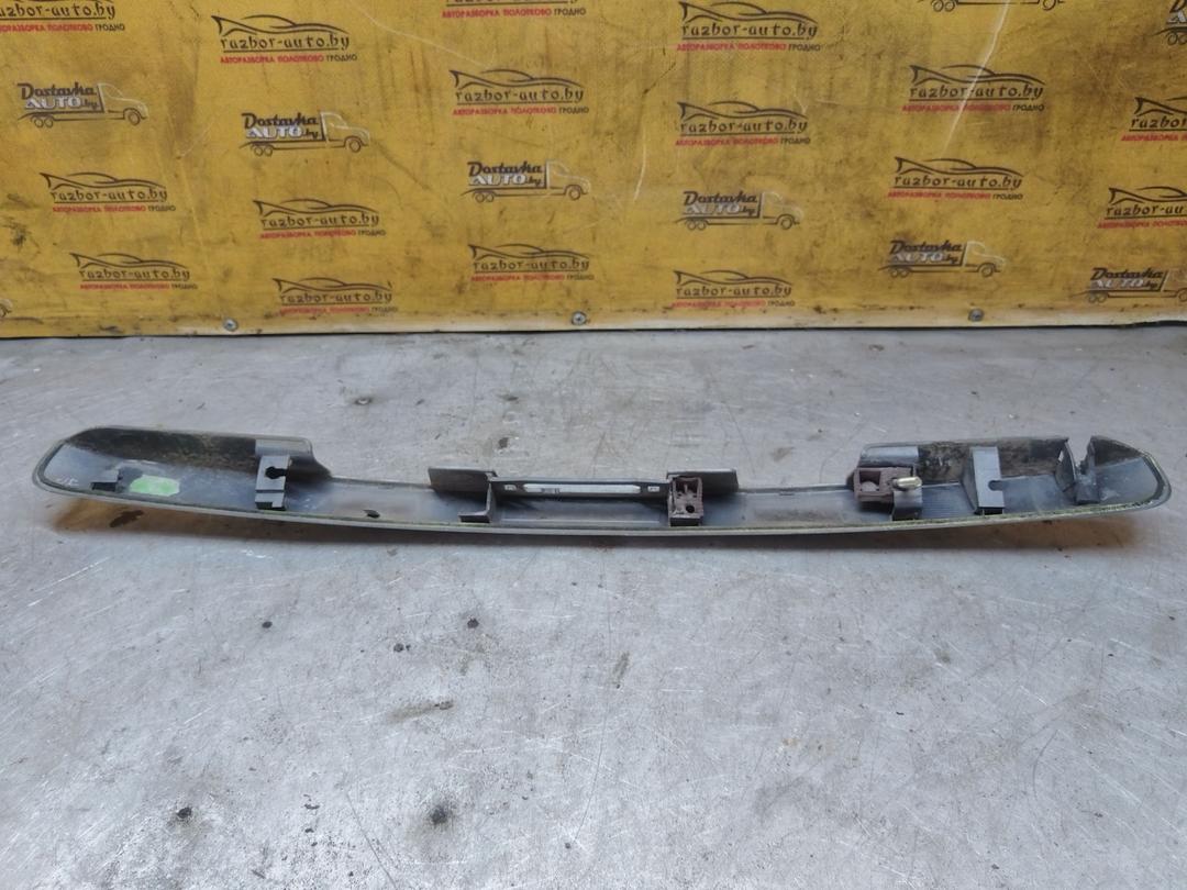 Накладка подсветки номера 1C0ST5 Toyota Avensis - Фото 2