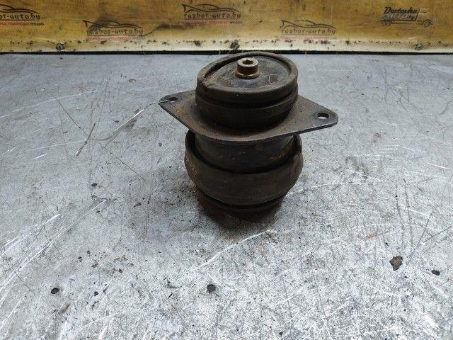 Подушка крепления двигателя MWFT0R Volkswagen Passat купить