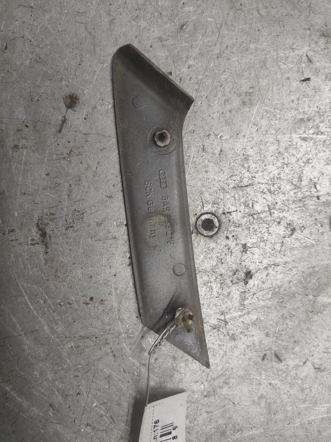 Молдинг крыла заднего правого V42WC3 Audi 80 купить с доставкой