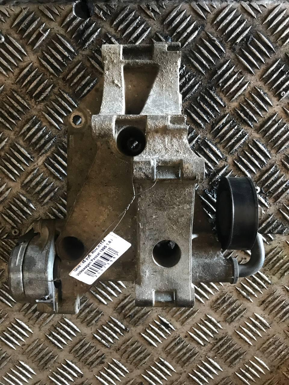 Кронштейн компрессора кондиционера 7CDHG9 Volkswagen Passat