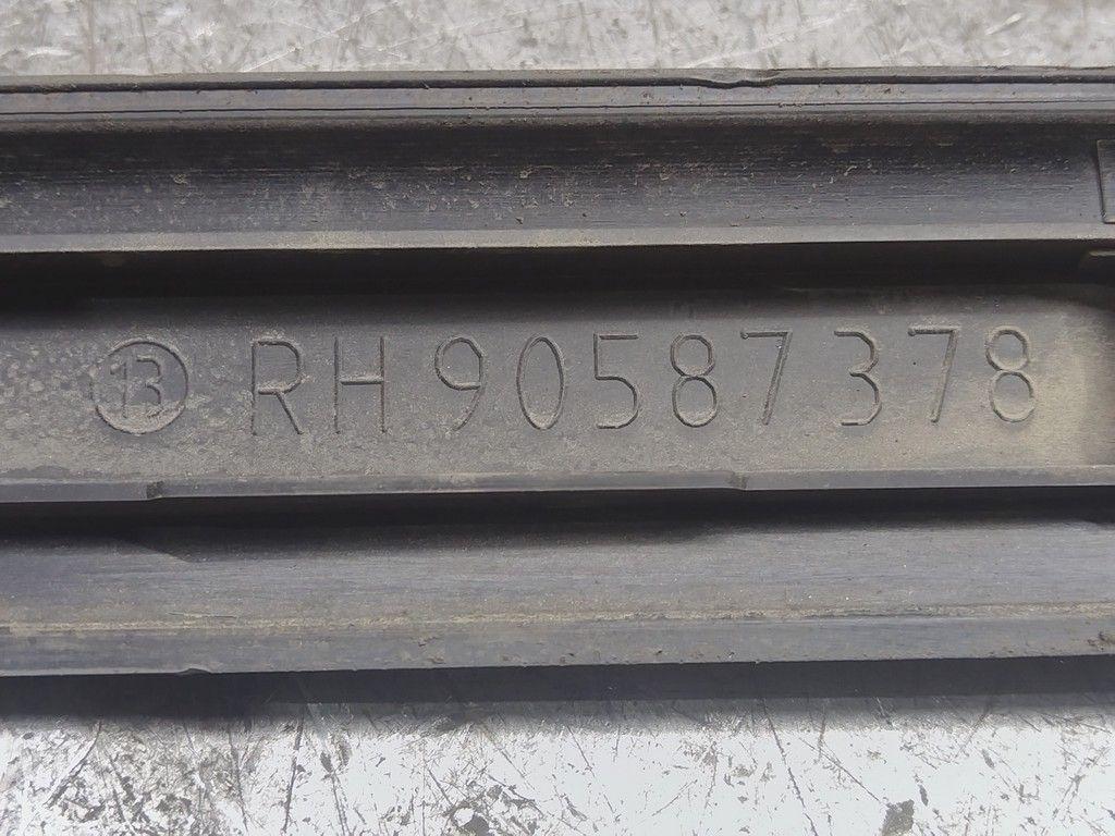 Молдинг двери задней правой 5VZYMR Opel Astra - Фото 3