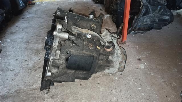 КПП механическая (МКПП) 5-ступенчатая D76B3F Peugeot 406 купить с доставкой