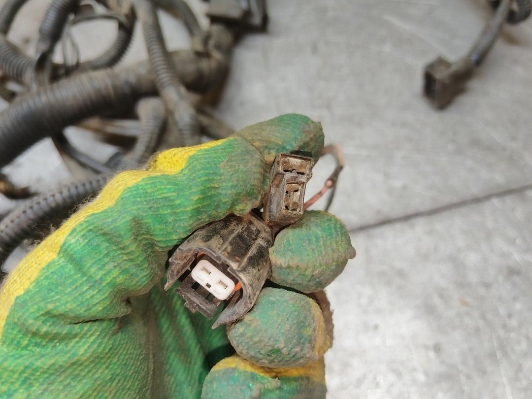 Проводка двигателя LL6O2Y Mitsubishi Carisma undefined