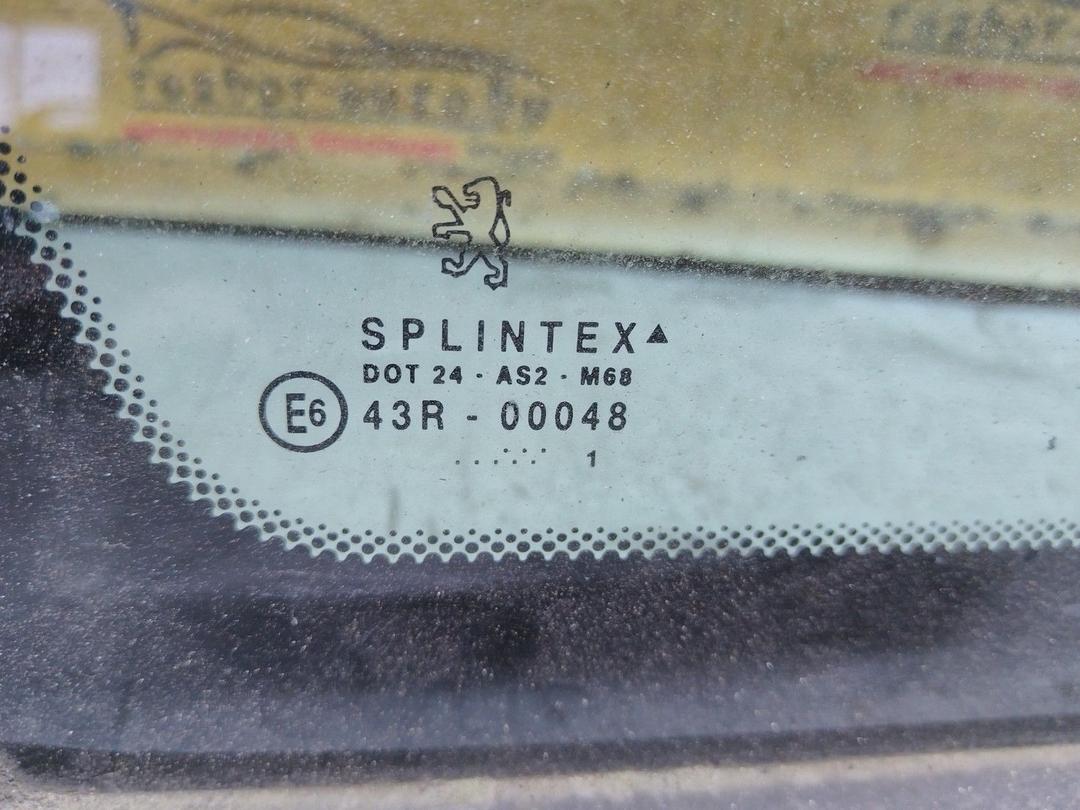 Стекло кузовное боковое левое IGSH5A Peugeot 406 купить