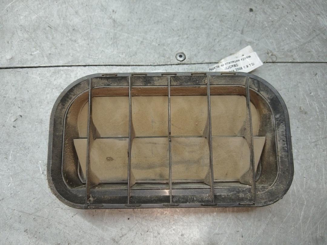 Решетка вентиляции кузова MJCRBD Seat Alhambra - Фото 1