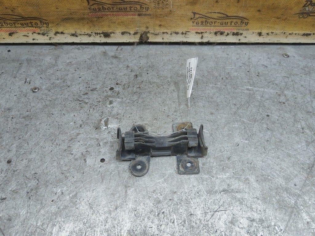 Кронштейн крепления бампера переднего 6QVJWN Audi 100 - Фото 3