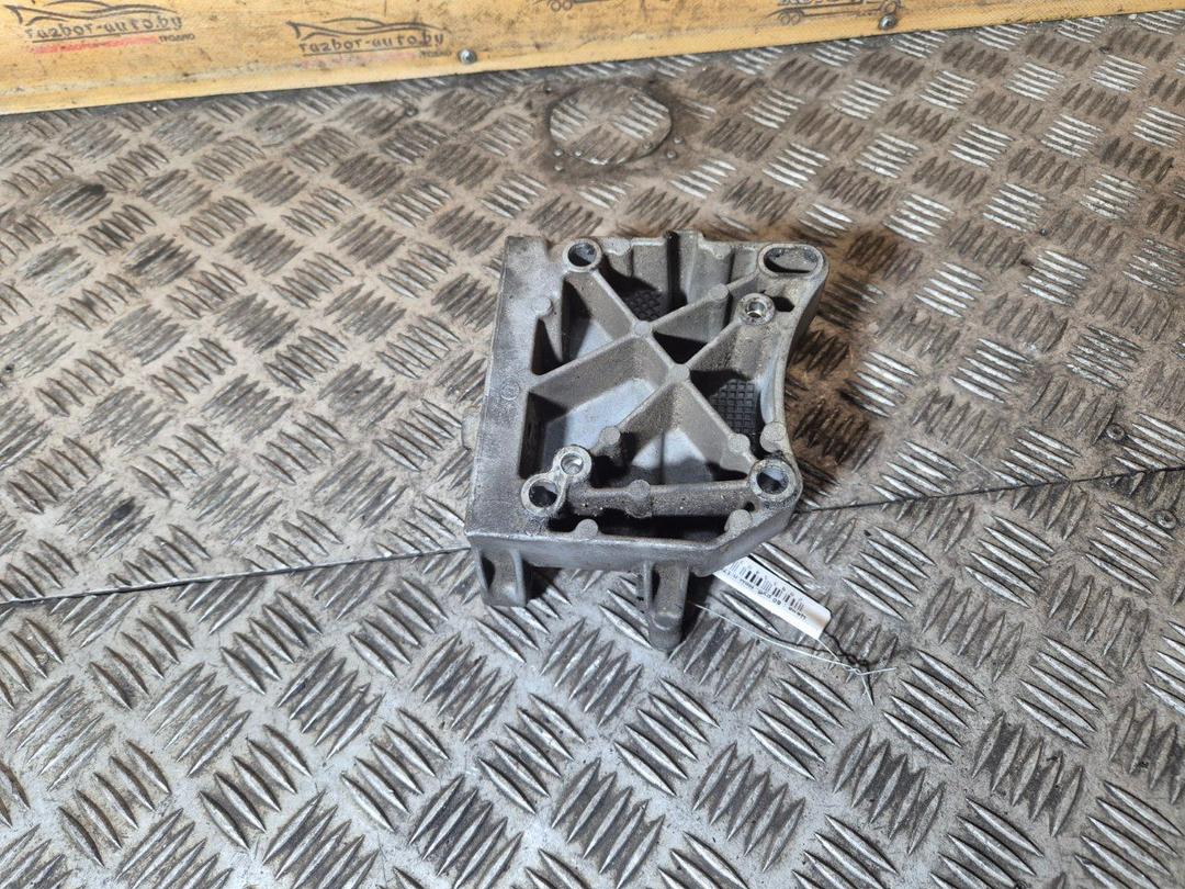 Кронштейн генератора 13WTVV Peugeot 307 - Фото 1