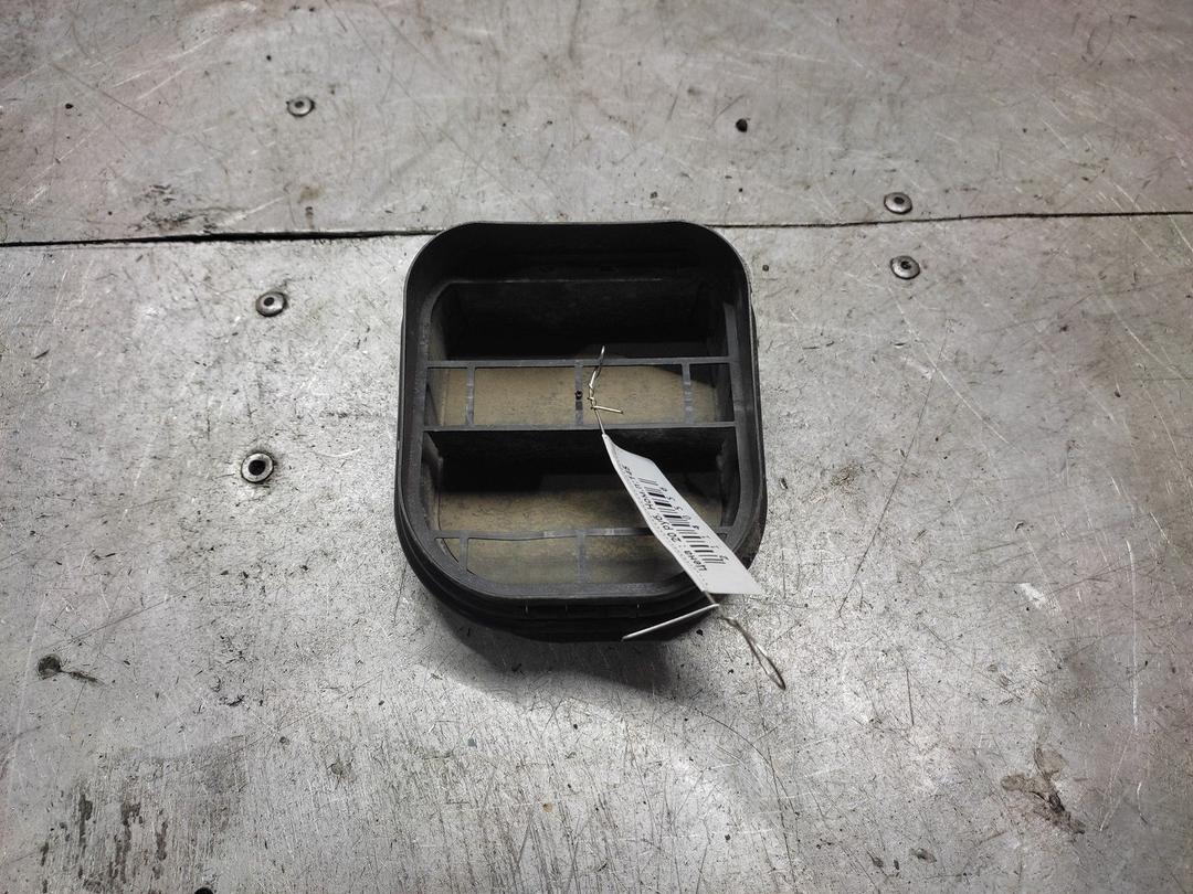 Решетка вентиляции кузова JENJX3 Fiat Stilo