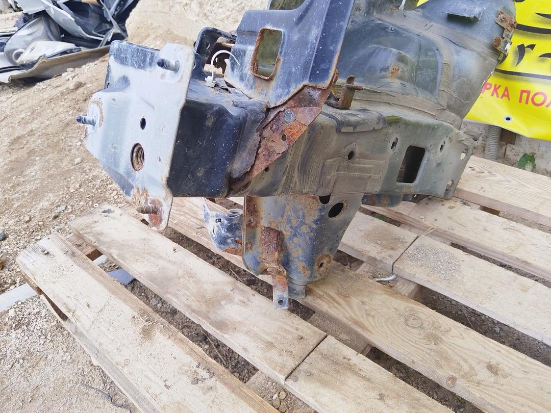 Передняя панель крепления облицовки (телевизор) M0T2J6 Opel Zafira undefined