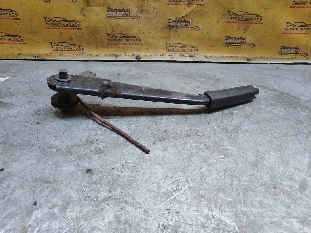 Рычаг ручного тормоза (ручника) J32OOB Audi 100 купить