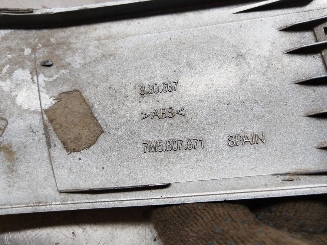 Накладка под фонарь левый FYPWY5 Ford Galaxy купить с доставкой