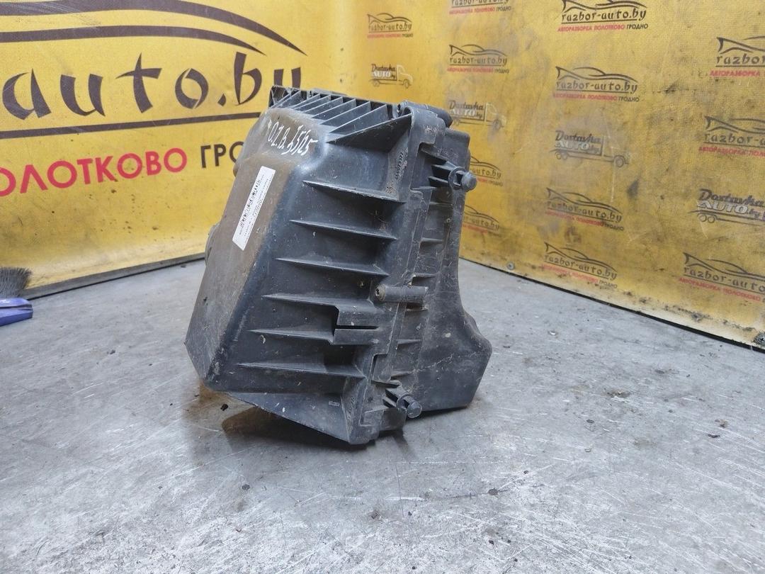 Корпус воздушного фильтра UMNIT7 Opel Zafira undefined