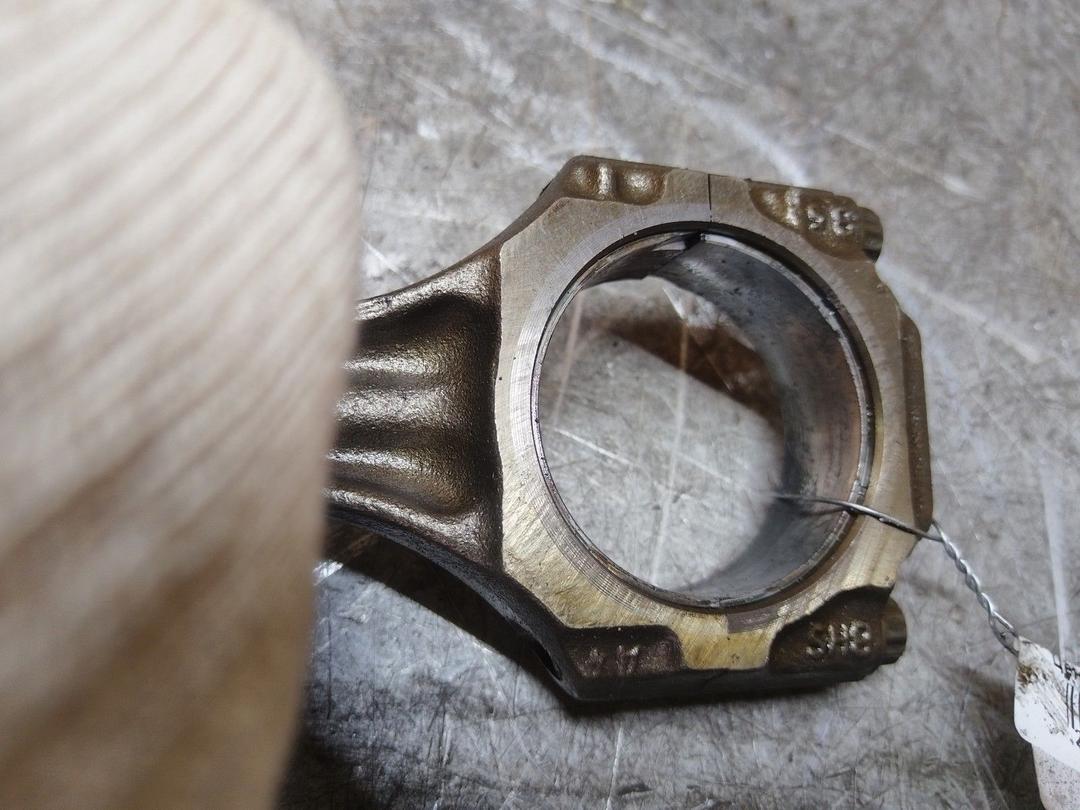 Поршень I4XRXL Volkswagen Golf купить на авторазборке