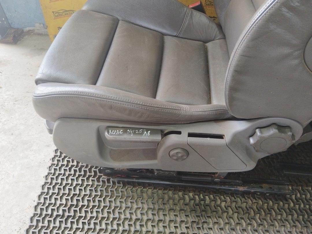 Салон (комплект сидений) J3DRB1 Audi A4 undefined