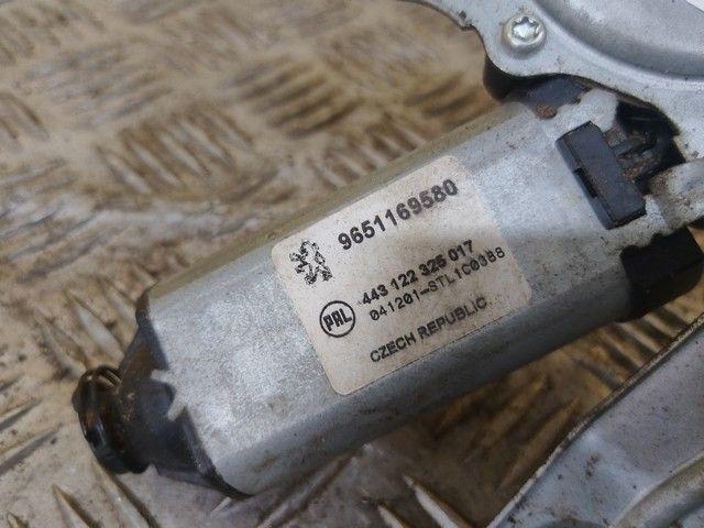 Моторчик заднего стеклоочистителя (дворника) 4AQ8AW Peugeot 206 купить