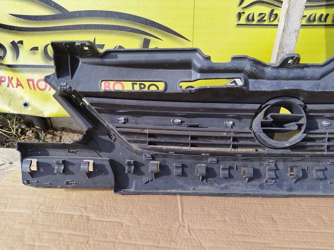 Решетка капота 4E8R9O Opel Corsa купить на авторазборке