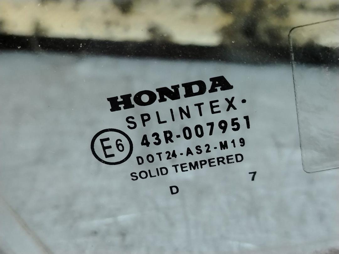 Стекло двери передней правой S06E0Q Honda Civic - Фото 2