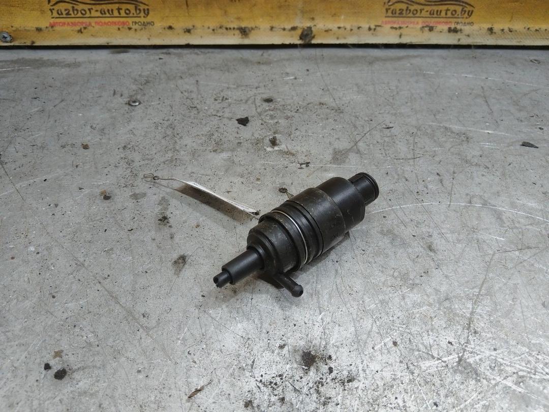 Насос (моторчик) омывателя стекла JWVU5Z Audi 100 купить