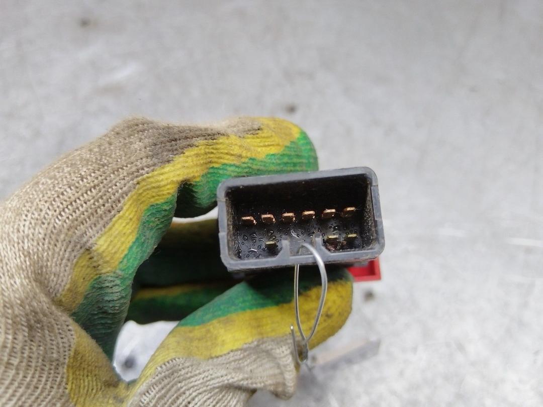 Кнопка аварийной сигнализации Z7TPWB Hyundai Lantra купить с доставкой