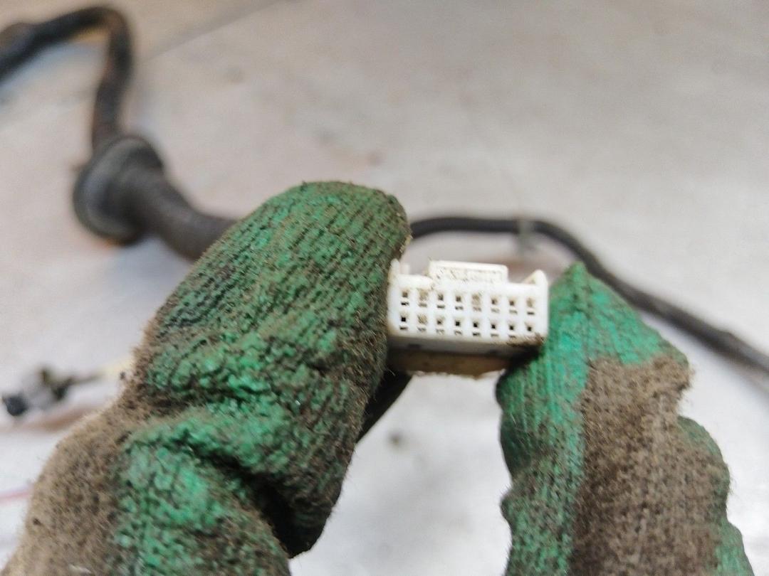 Проводка двери передней левой 6TSK3Y Nissan Note купить на авторазборке