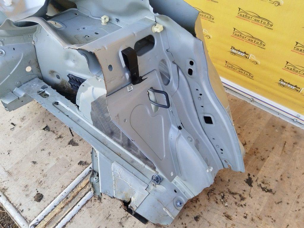 Крыло заднее левое R6V0TX Renault Megane undefined