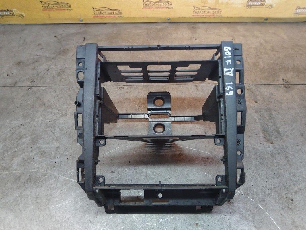 Рамка под магнитолу XVF10Z Volkswagen Golf - Фото 1