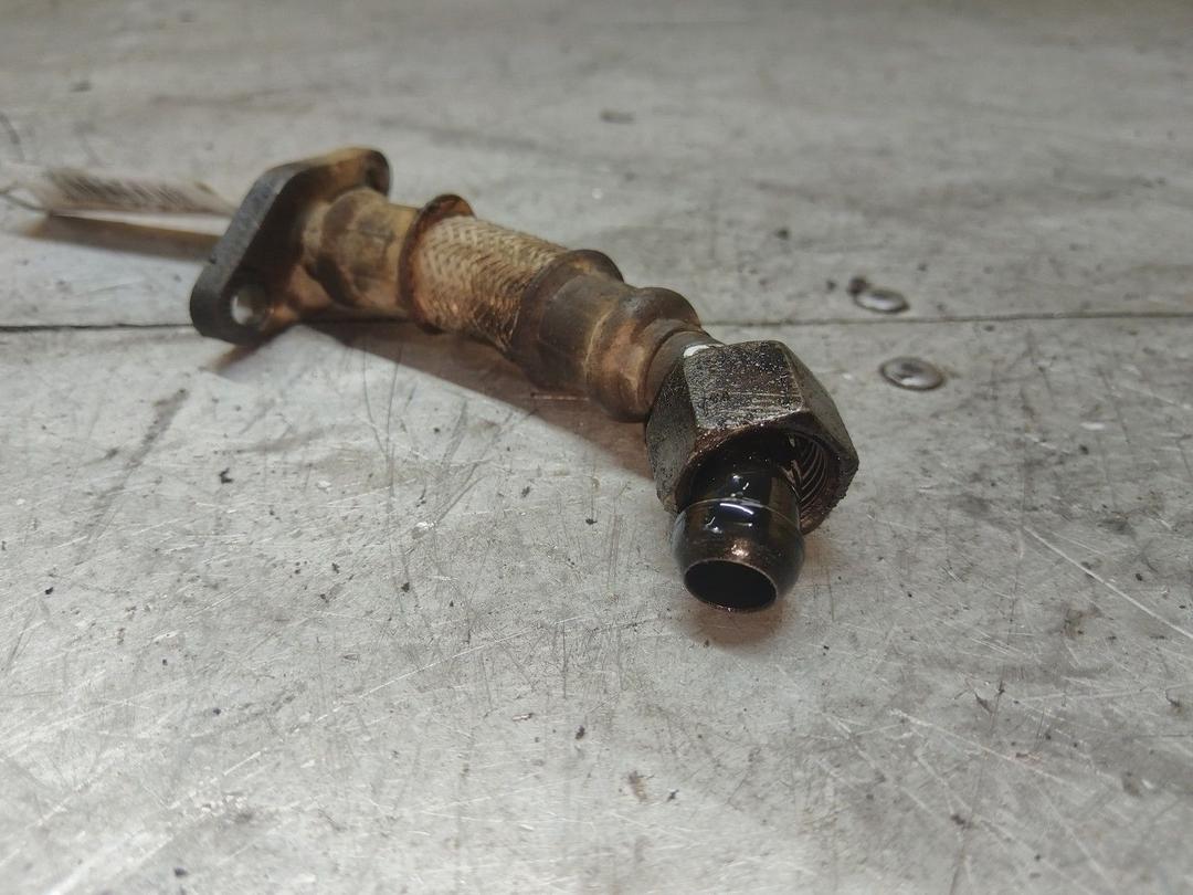 Масляная трубка турбины GI15K5 Volkswagen Golf купить с доставкой