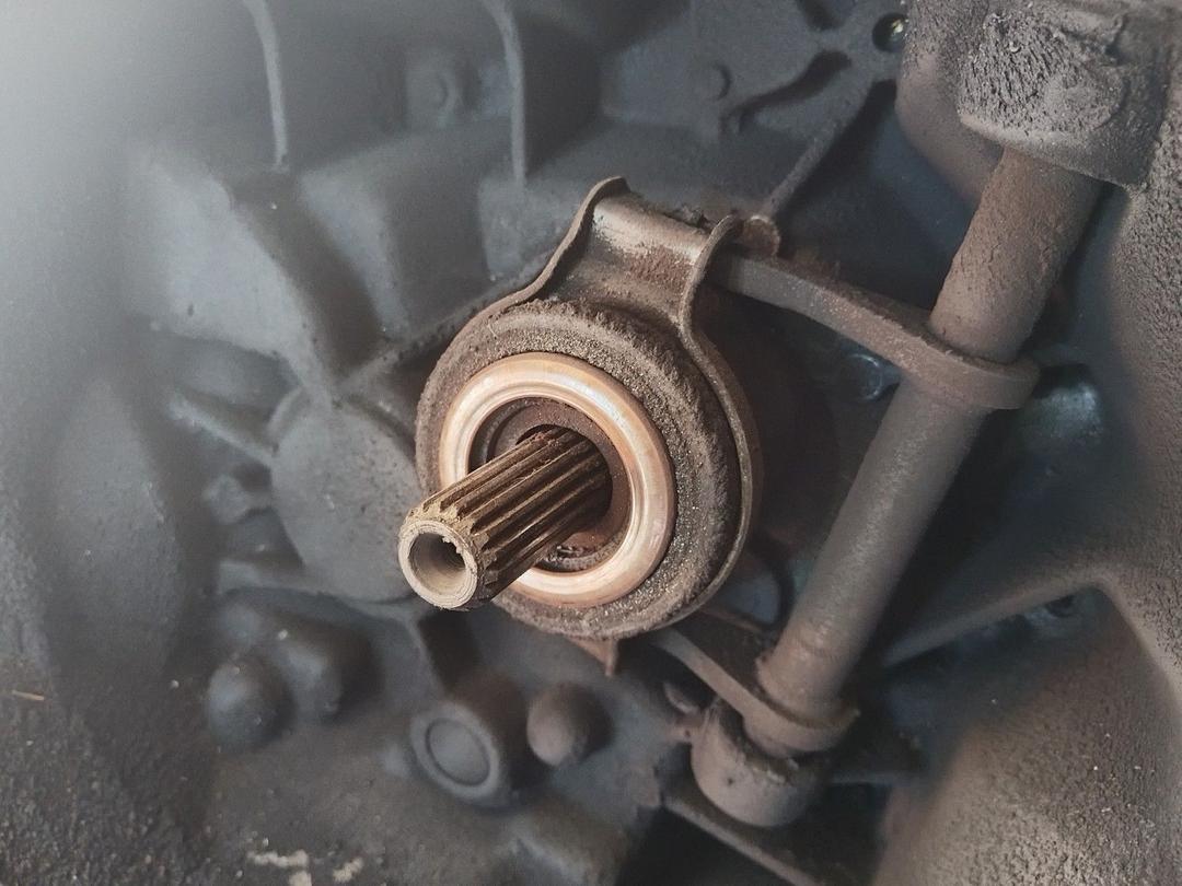 КПП механическая (МКПП) 5-ступенчатая JXV2AH Ford Escort купить в магазине запчастей бу