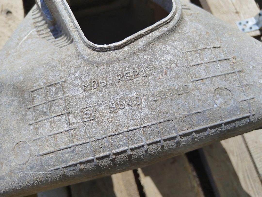 Балка подвески задняя Y4ZYF5 Peugeot 407 undefined