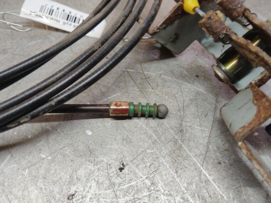 Трос открывания лючка топливного бака SDFNC4 Kia Shuma купить в магазине запчастей бу